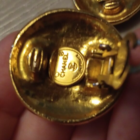 Chanel Vintage Clip on Earrings - Picture 15 of 17